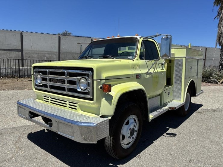 1983-gmc-c6000-firetruck-image-1