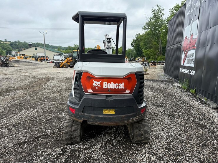 2025-bobcat-e32-image-3