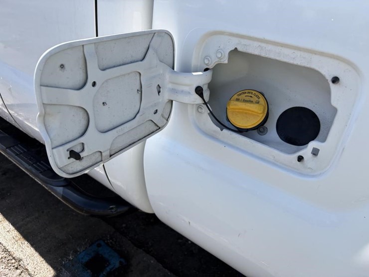 2011-ford-f250-xl-image-6