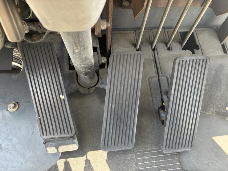 2006-komatsu-fd100-7-image-23