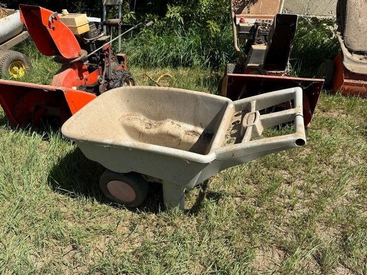 rubbermaid-cart-image-2