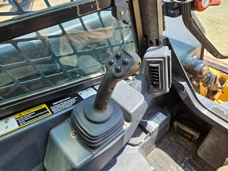 deere-325g-image-28