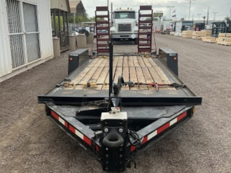 2006-towmaster-t-12dd-equipment-trailer-image-3