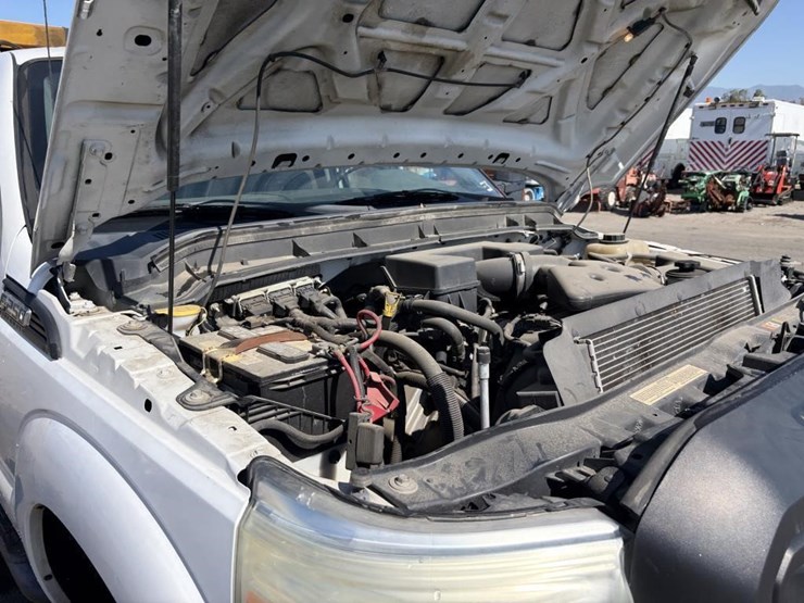 2011-ford-f250-xl-image-8