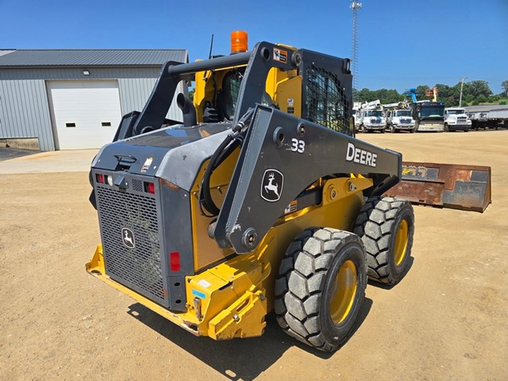 deere-330g-image-5