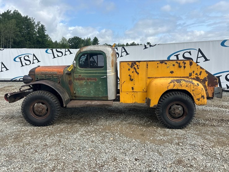 1953-dodge-power-wagon-image-2