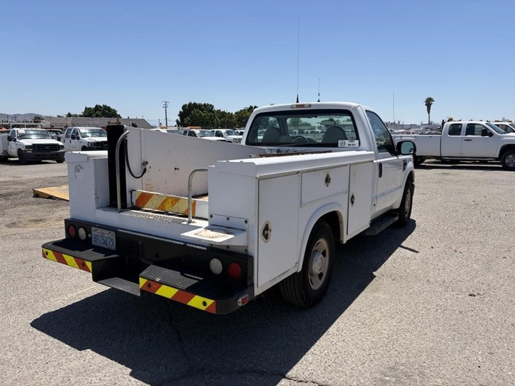 2008-ford-f250-xl-image-3