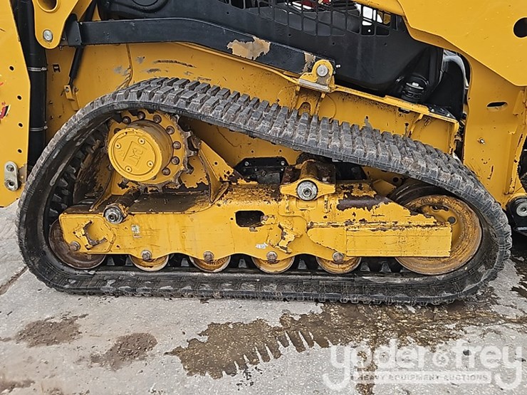 2025-caterpillar-255-image-8