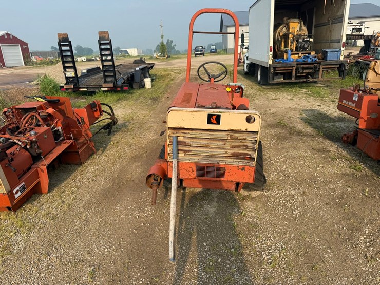 ditch-witch-350sx-image-8