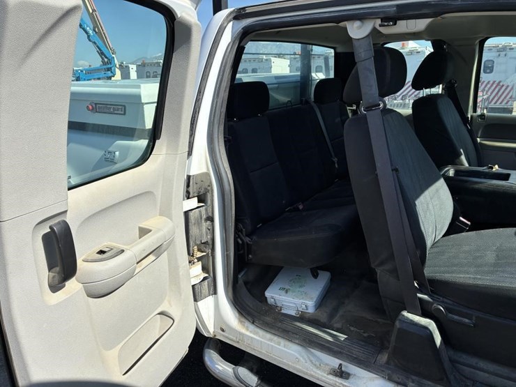 2012-gmc-sierra-2500-image-14