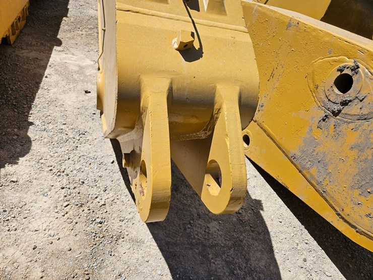caterpillar-15-image-9