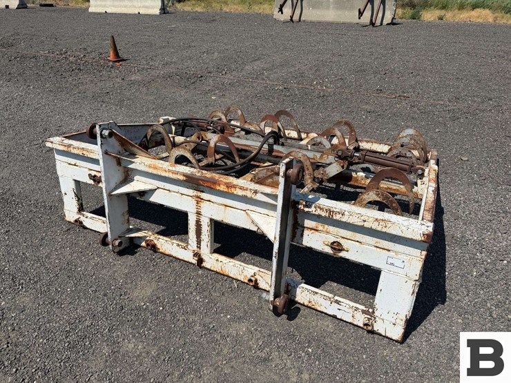 hydraulic-bale-grapple-image-1