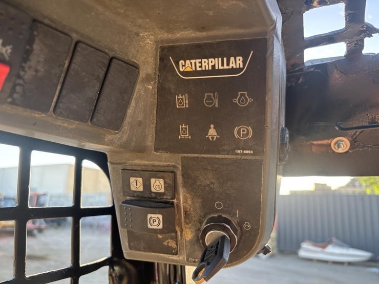 2014-caterpillar-226b3-image-29