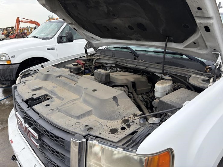 2012-gmc-sierra-pickup-truck-image-7