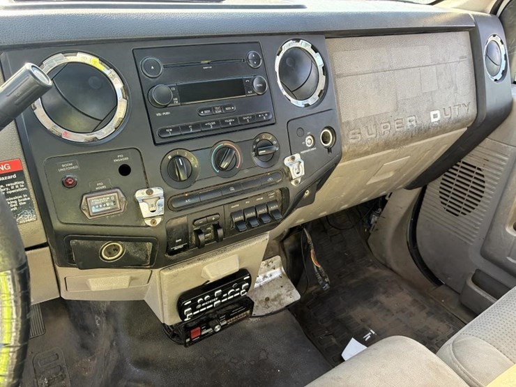 2008-ford-f550-image-33