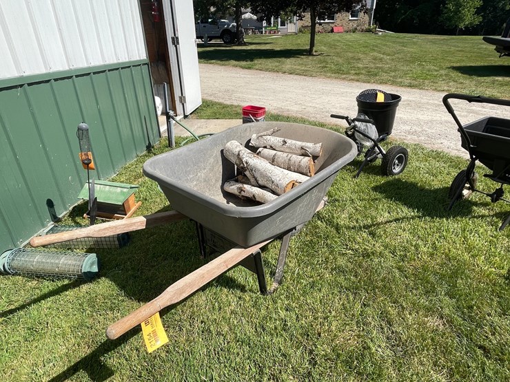 #2154-•-true-temper-wheelbarrow-image-2
