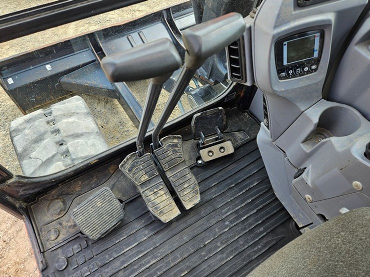 2022-kubota-kx080-4-image-40