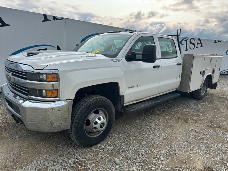 2017-chevrolet-3500hd-image-1