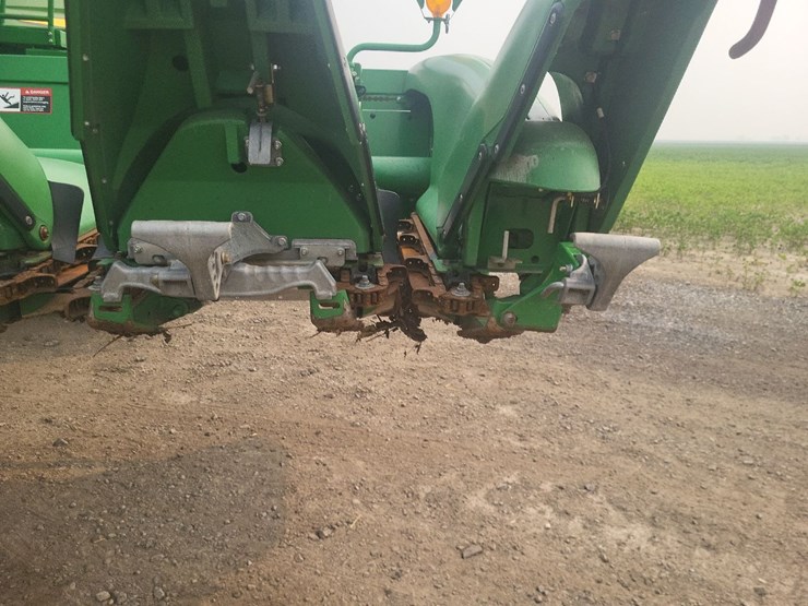 2014-john-deere-612c-corn-head---field-ready-image-40