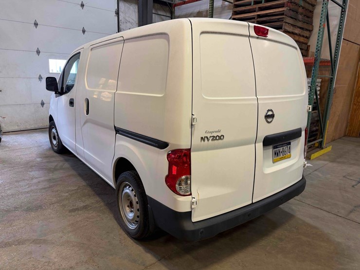 2017-nissan-nv200-image-9