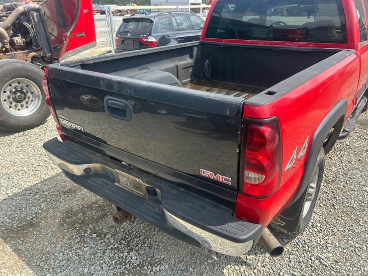 2005-chevrolet-2500-image-19