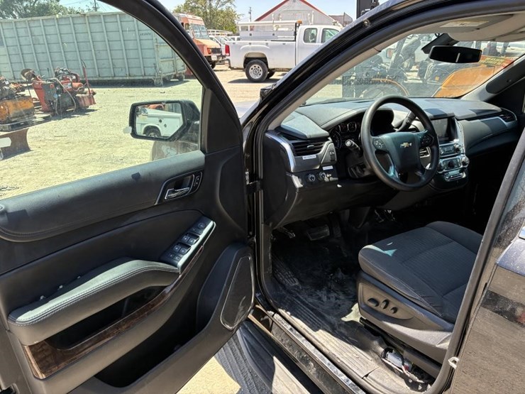 2019-chevrolet-tahoe-image-14