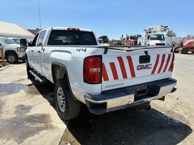 2015-gmc-3500hd-image-4
