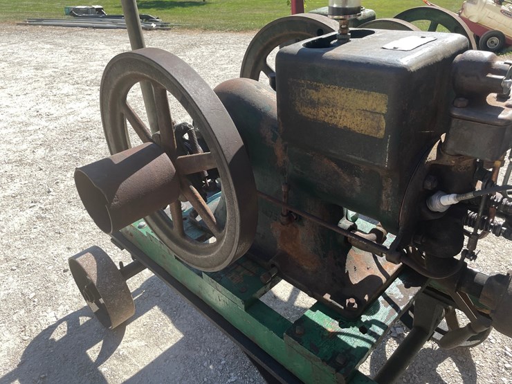 #2117-•-mccormick-deering-1-1/2-hp-gas-engine-image-6