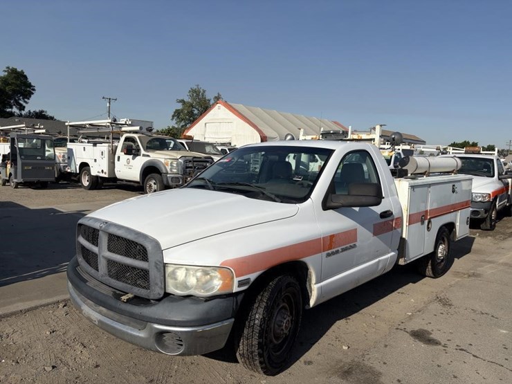 2005-dodge-ram-2500-image-2
