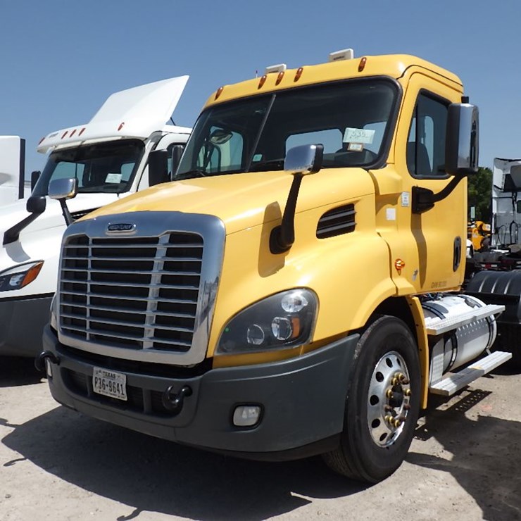 2019 FREIGHTLINER CASCADIA 113