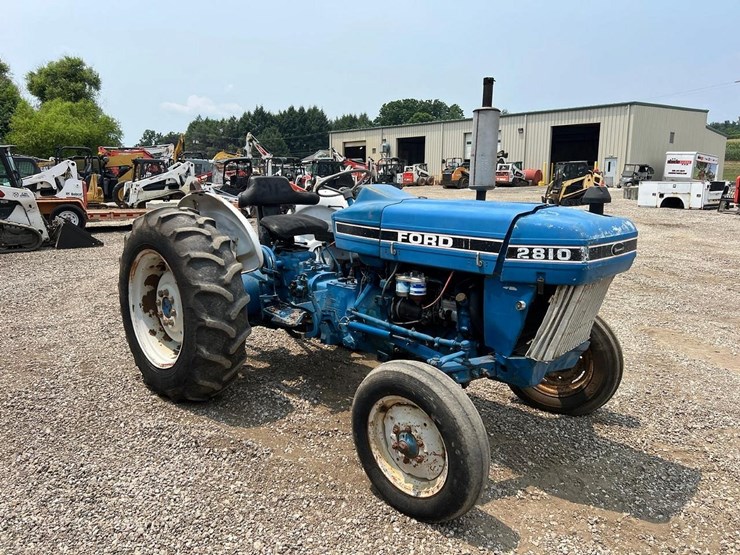 ford-2810-image-8