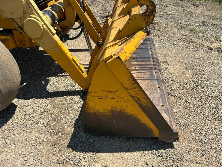 john-deere-610b-backhoe-image-9