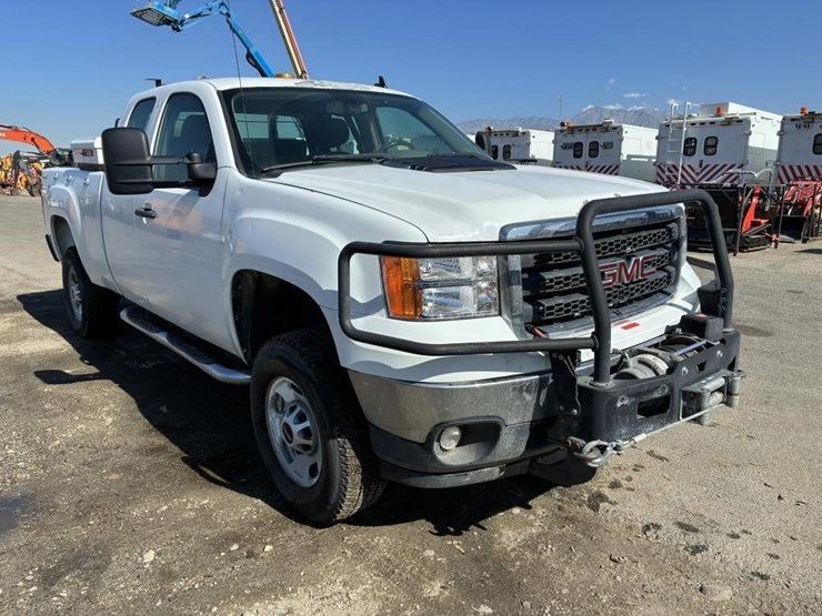 2012-gmc-sierra-2500-image-2