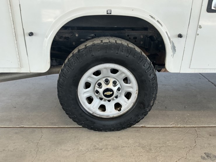 2017-chevrolet-3500hd-image-8
