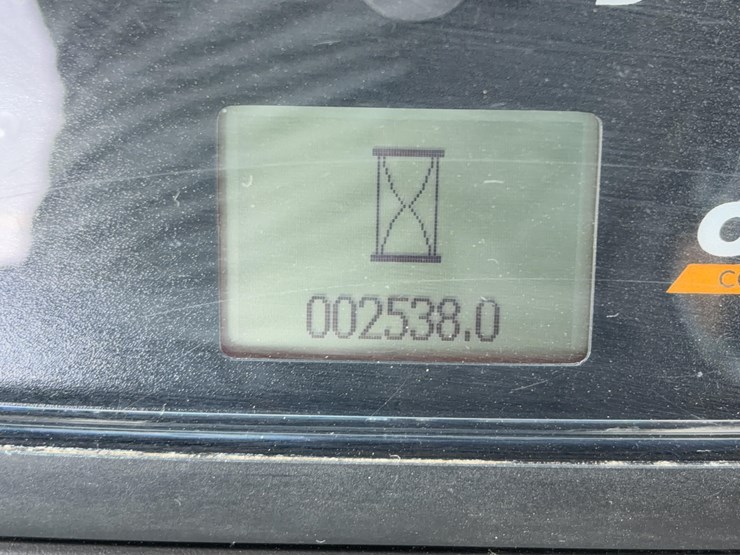 2015-case-590sn-image-55
