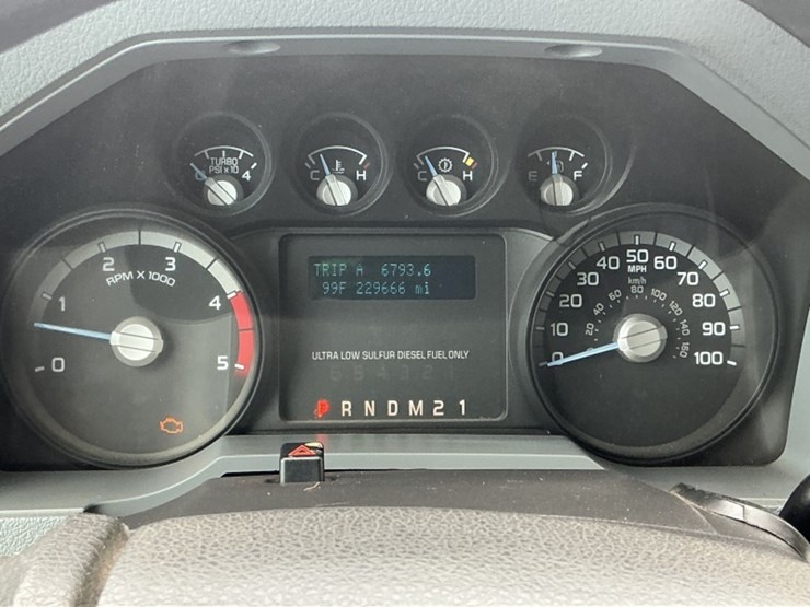2015-ford-f550-image-21