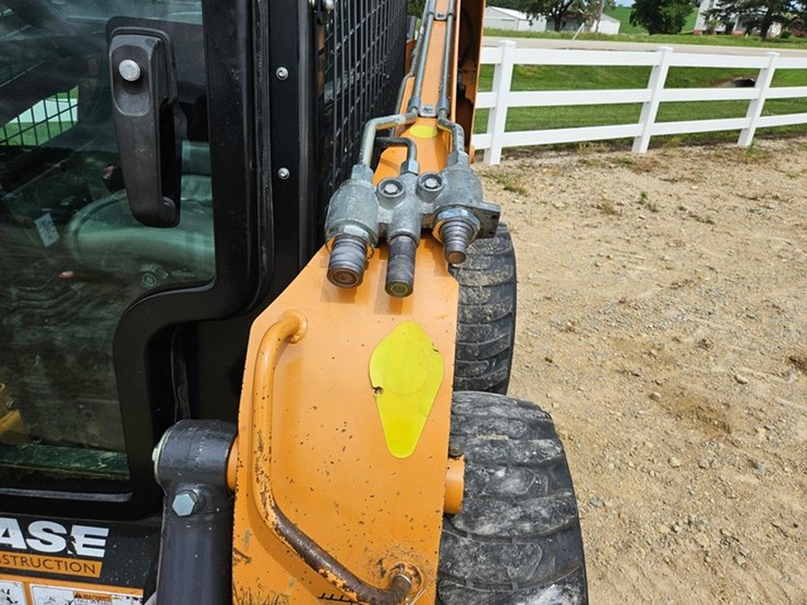 2019-case-sr210-image-12