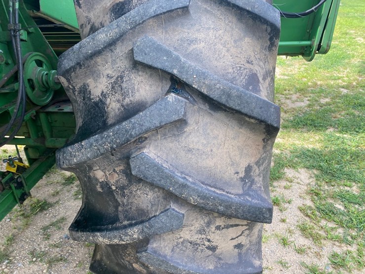 john-deere-4420-combine-image-66