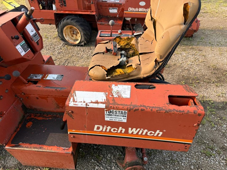 ditch-witch-350sx-image-23