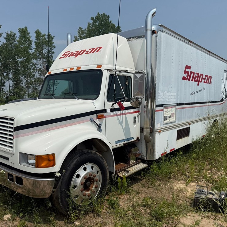 1998 INTERNATIONAL 4700