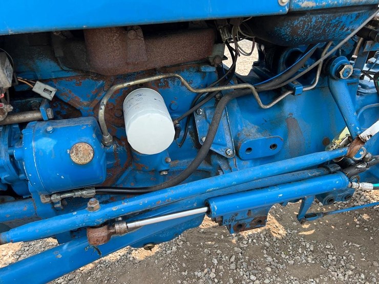 ford-2810-image-17