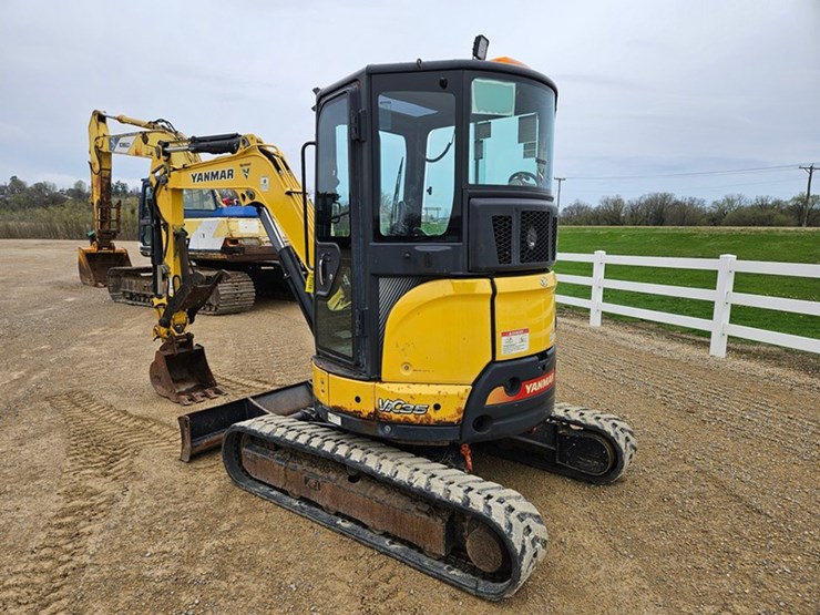 yanmar-vio35-image-3