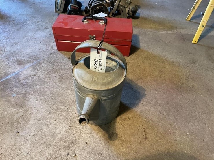 metal-oil-can-image-3