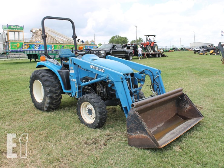 new-holland-tractor-8804-image-2