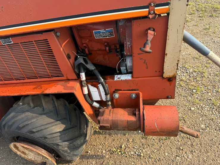 ditch-witch-350sx-image-10
