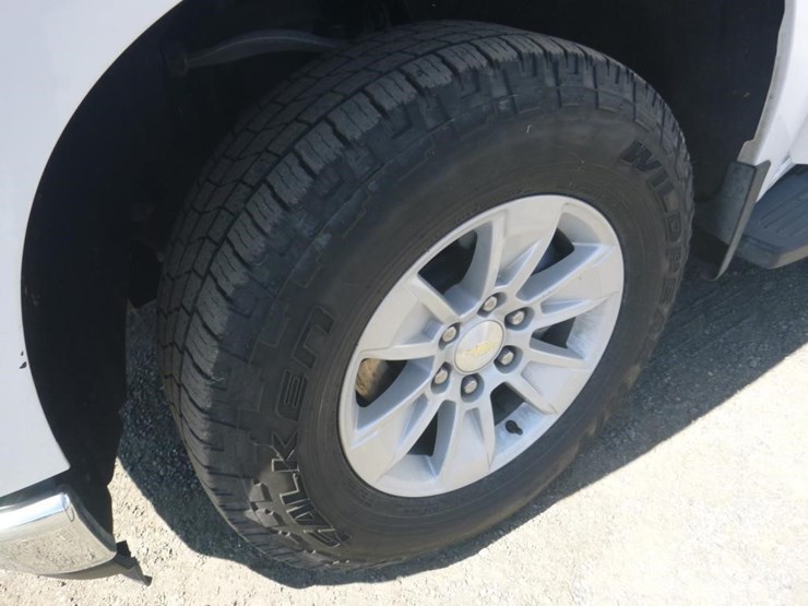 2022-chevrolet-1500-image-13