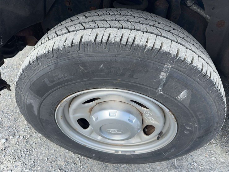 2016-ford-f250-xl-image-10