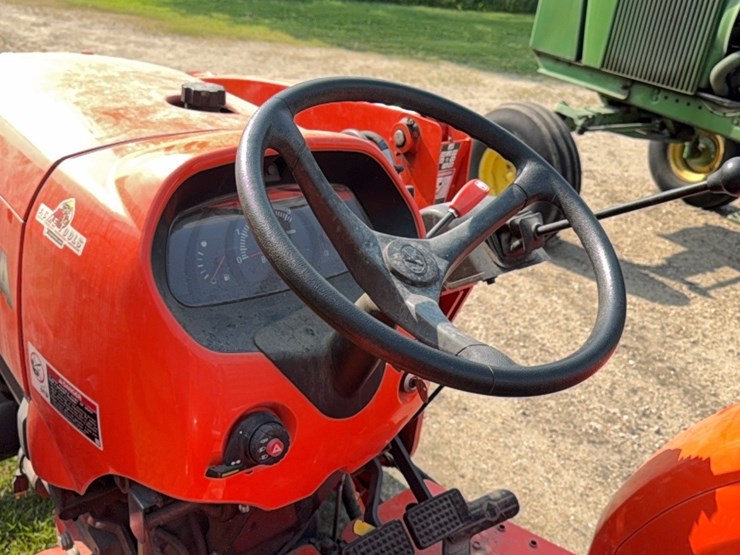 l-4600-kubota-mfd-tractor-with-loader,-237-hours-image-19