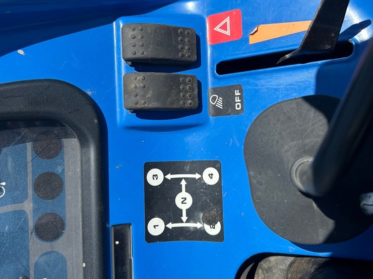 2004-new-holland-tc55da-tractor-image-35