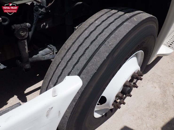 2019-freightliner-cascadia-125-evolution-image-23
